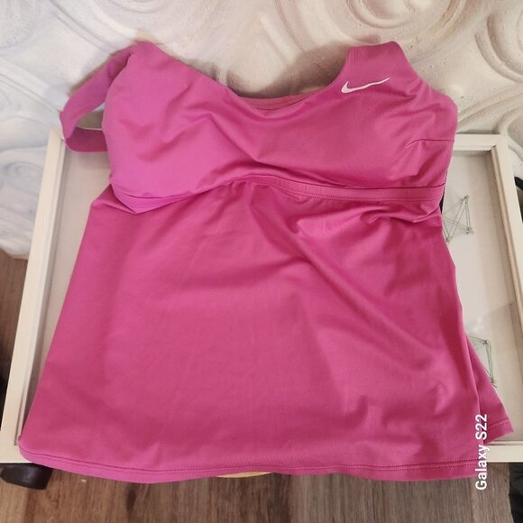 Nike Cosmic Fushia Tank. NWT. Size S/P - Picture 3 of 10
